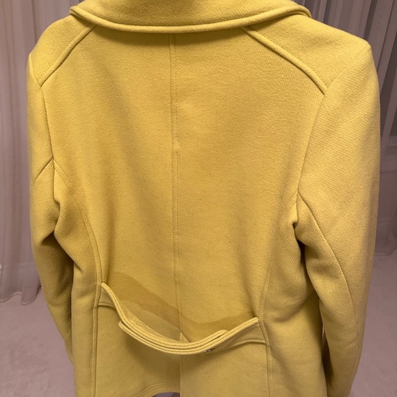 Yellow GAP jacket with golden buttons. - Picture 2 of 7